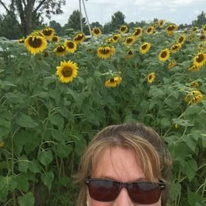 Meet your Posher, Debbie
